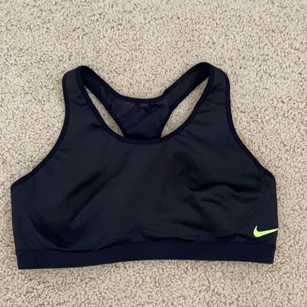 Nike size m sports bra